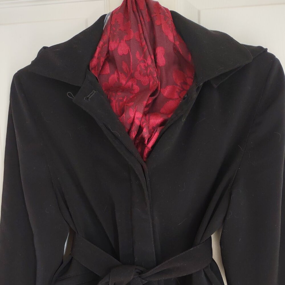 Petite Anne Klein Lined Trench Coat. Size 2